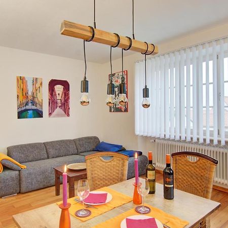 Ferienwohnung Am Alten Rathaus Neustadt an der Weinstrasse Bagian luar foto